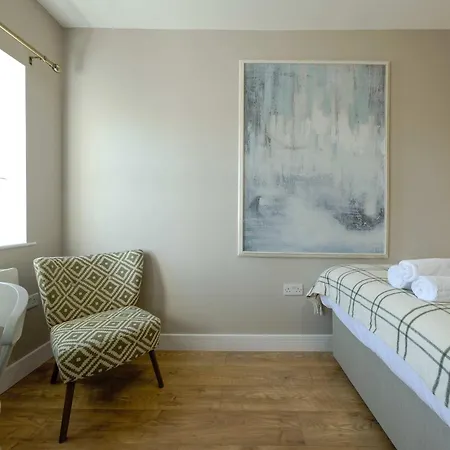 The Willow 1 * Bristol